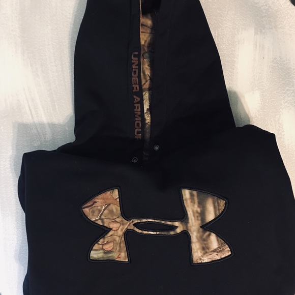 Under Armour Other - Men’s under armour sweatshirt/hoodie
